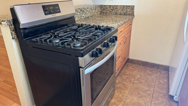 Building Photo - 10635 Sherman Grove Ave