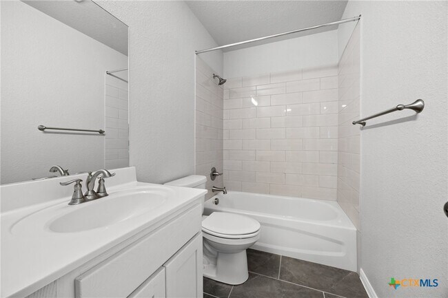 Building Photo - 1553 Justice Dr