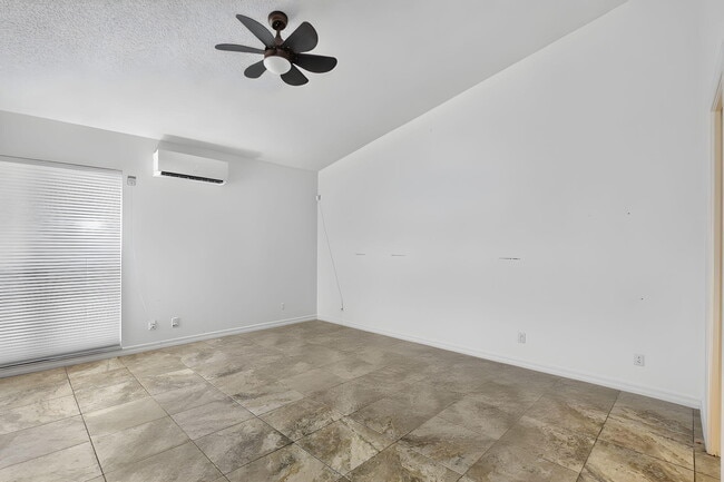 Building Photo - 7690 Solimar Cir