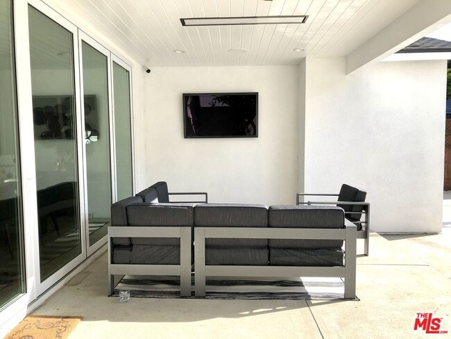 Building Photo - 4321 Greenbush Ave