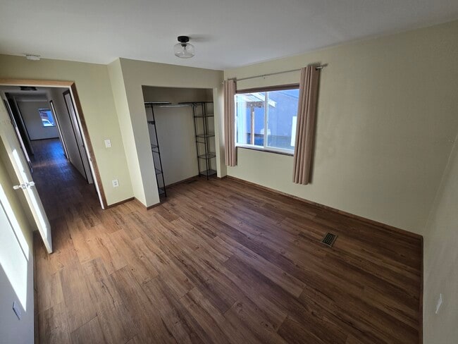 Building Photo - 624 Whirlway Dr