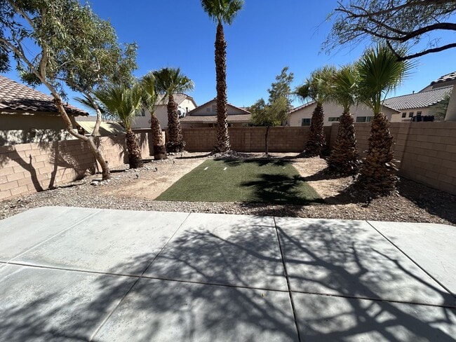 Building Photo - SW 2 story!