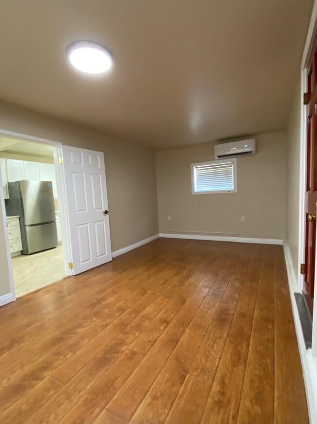 Den/ w AC - 1973 El Sereno Ave