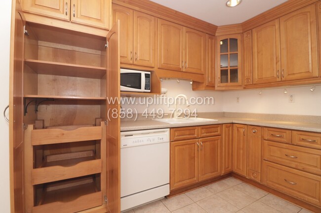 Building Photo - 3 Bed 2 Bath Home