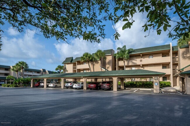 Building Photo - CLOSE DOWNTOWN PUNTA GORDA. GROUND FLOOR U...