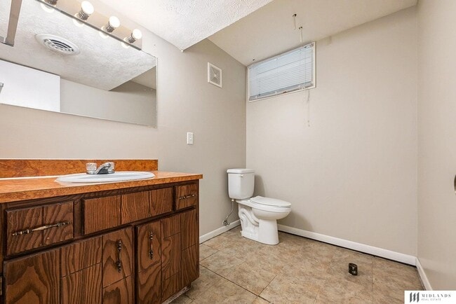 Building Photo - 4701 Schroeder Dr