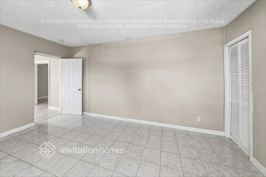 Building Photo - 458 NE 38th St