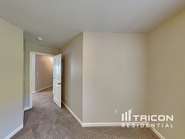Building Photo - 4110 Tarnwood Pl