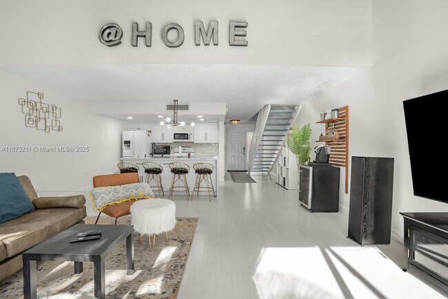 Building Photo - 1281 W Fairway Rd