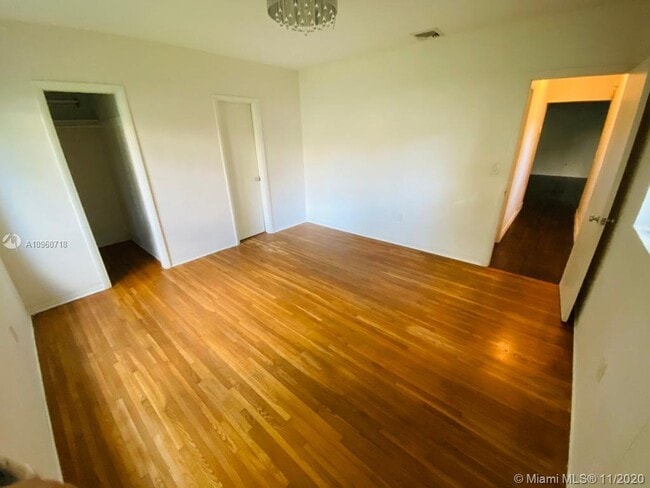 Building Photo - 800 Andalusia Ave