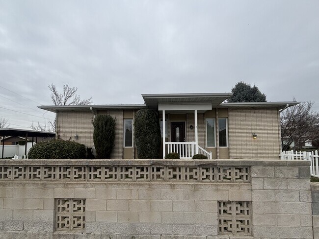 Building Photo - 1201 E 5600 S