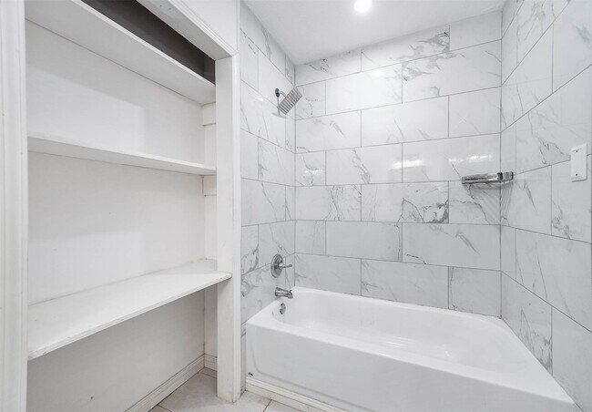 Building Photo - 4356 Phlox St