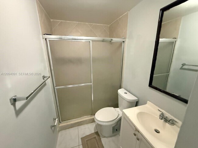 Building Photo - 633 W 68th St