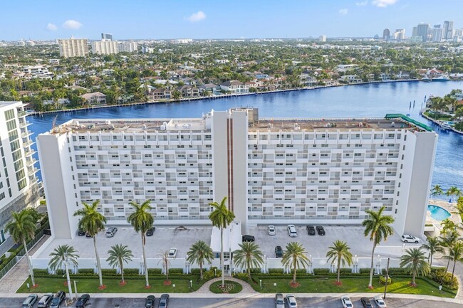 Building Photo - 511 Bayshore Dr