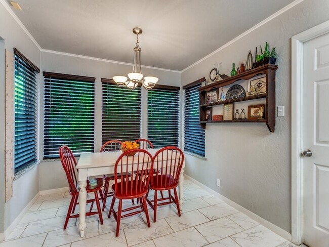 Building Photo - 7905 Skylake Dr