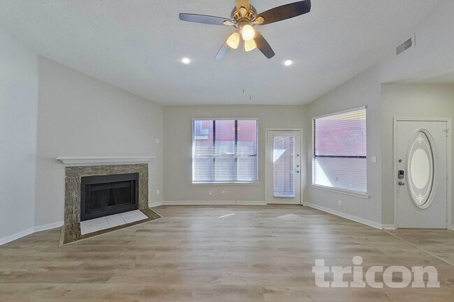 Building Photo - 1121 Cypress Ln