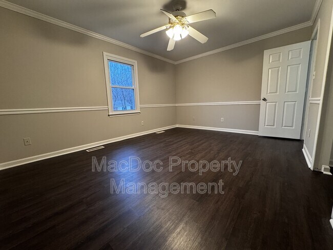 Building Photo - 7301 Drew Ln