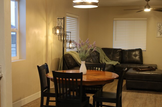 Building Photo - 351 N Main St