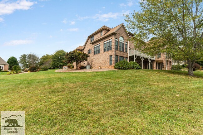 Building Photo - South AVL - Grand Residence in The Cotswol...