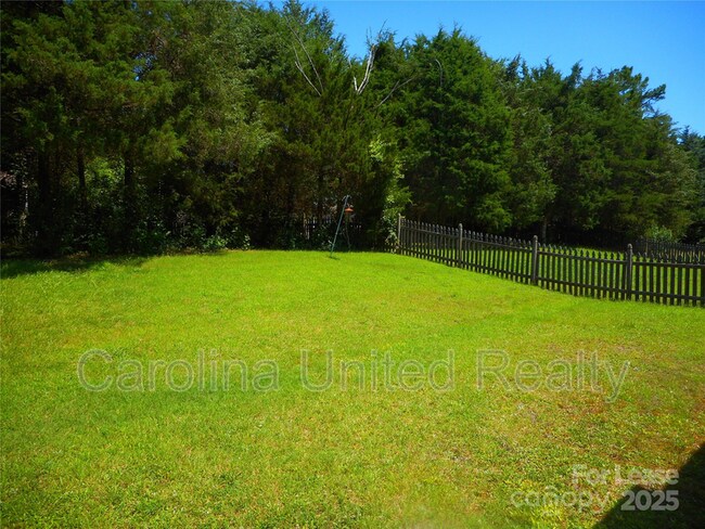 Building Photo - 1018 Fountainbrook Dr