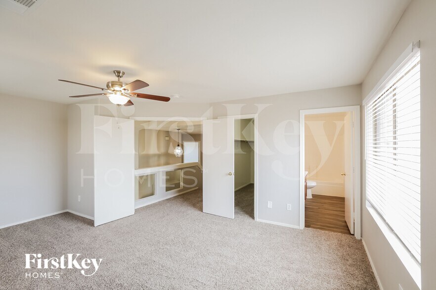 Building Photo - 7963 W Marlette Ave