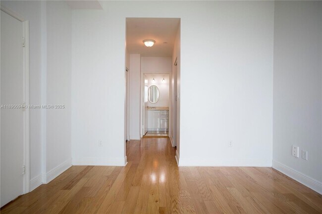 Building Photo - 2525 SW 3rd Ave