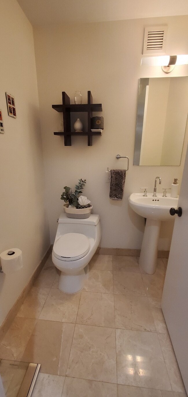 Building Photo - 317 Hudson Park