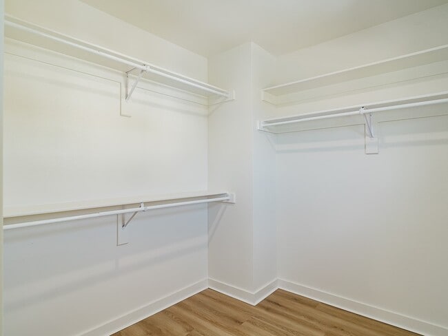Building Photo - 1720 Cuppett Cir
