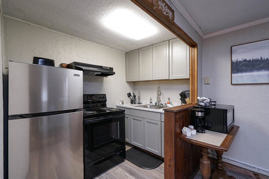 Building Photo - 72 Faulkner Rd