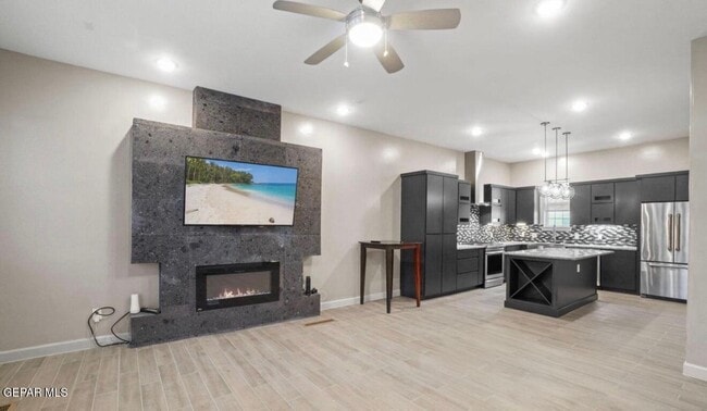 Building Photo - 313 Vin Raliuga Ct