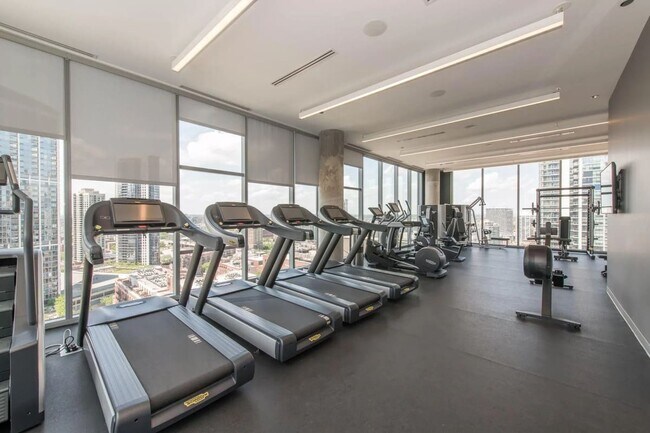 Building Photo - 444 N Wells St