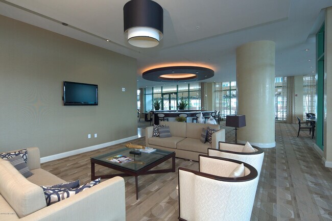 Building Photo - 1431 Riverplace Blvd