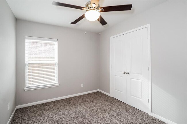 Building Photo - 21219 Slate Bend Dr