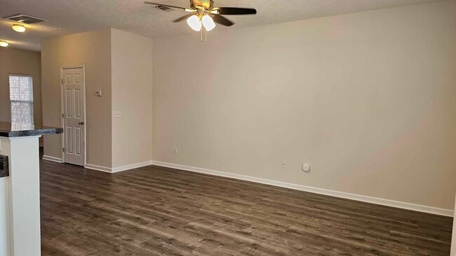 Building Photo - Brentwood Town home for lease