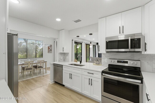 Building Photo - 7602 Las Palmas Way
