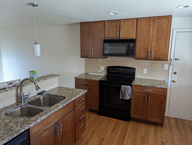 Building Photo - 6056 Simms St