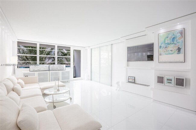 Building Photo - 6770 Indian Creek Dr