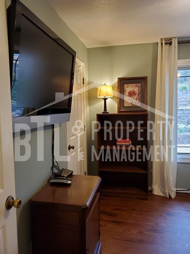 Building Photo - Furnished Kimberling City Duplex! ALL UTIL...