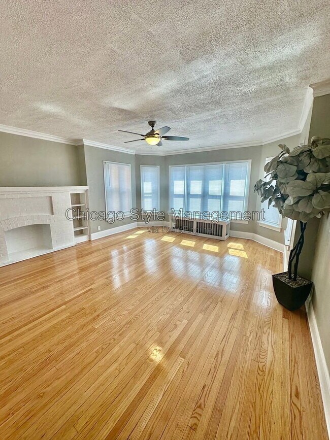 Building Photo - 7721 S Hermitage Ave