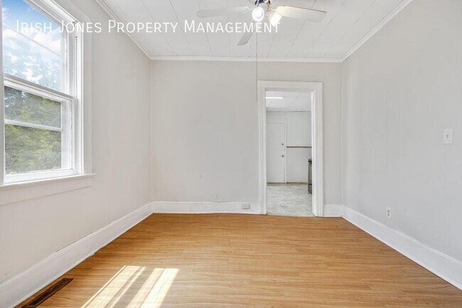 Building Photo - 84 10th St