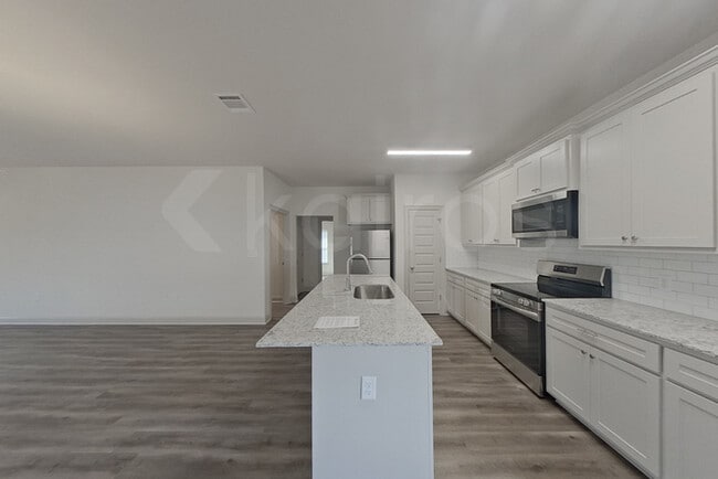 Building Photo - 17623 Carlisle Ave