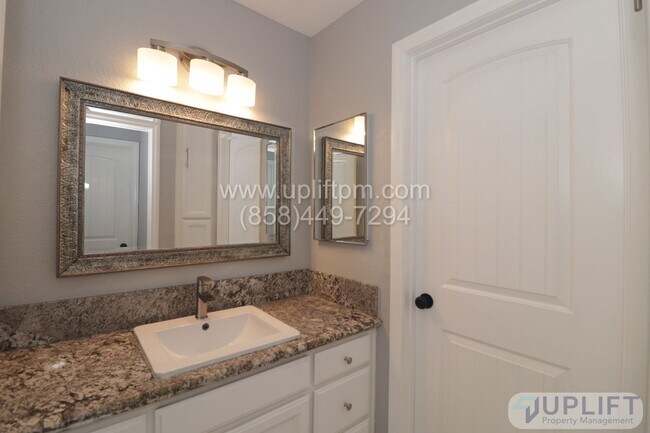 Building Photo - Beautiful Spring Valley home, tri floor 4 ...