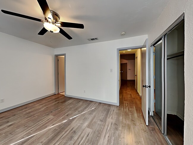 Building Photo - 10304 Blackjack Oaks Dr