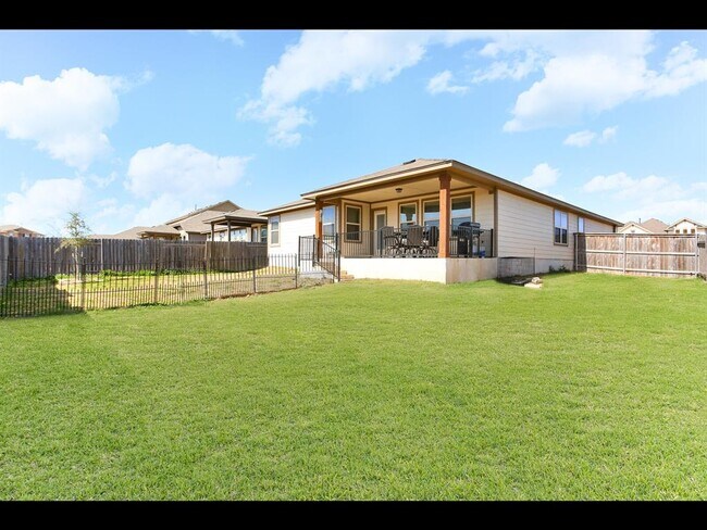 Building Photo - 124 Gray Wolf Dr