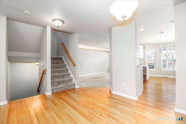 Building Photo - 2004 Eaton Ct