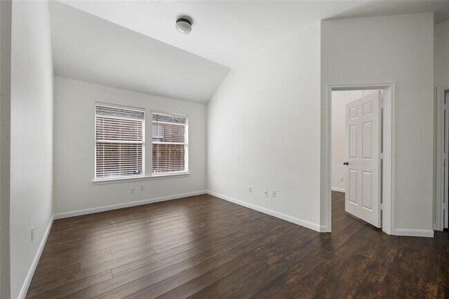 Building Photo - 3704 Pine Needle Cir