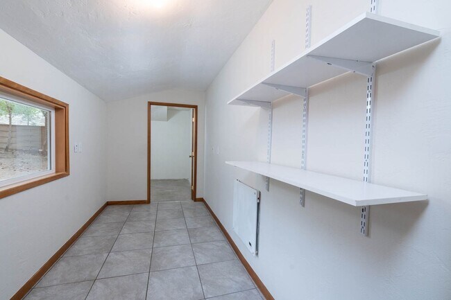 Building Photo - West Hills 4 Bdrm+, 3 Bath Mid Century - A...