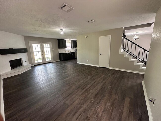 Building Photo - 19803 Misty Pines Dr