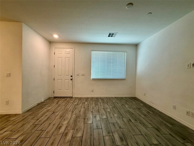 Building Photo - 20 Barbara Ln