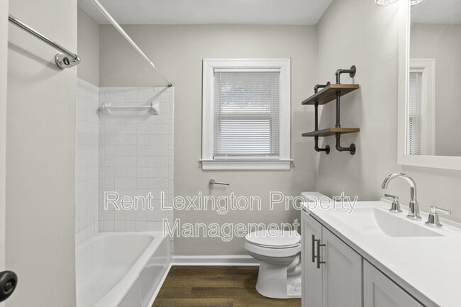 Building Photo - 864 Meadow Ln